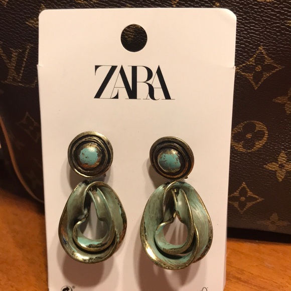 Zara Earrings - Picture 3 of 4